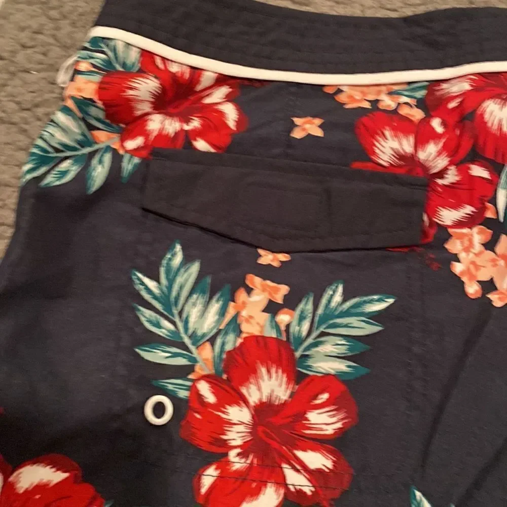 Penguin Hawaiian Men’s Swim Trunks Size 34
